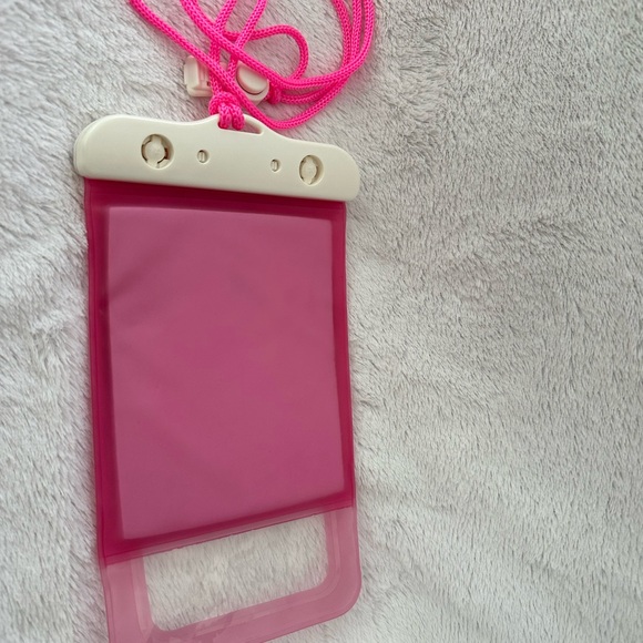 Waterproof Floating Phone Pouch - Picture 2 of 3